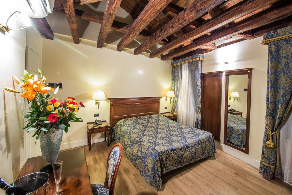 Chambre Double - Vue sur Canal